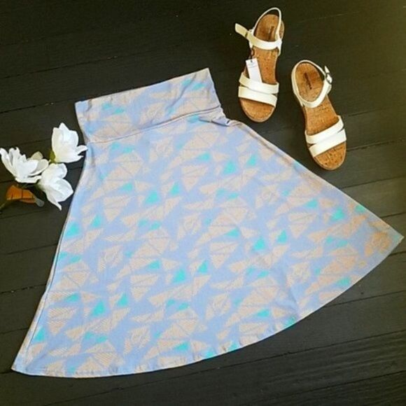 š¼LularoeĀ Azureāaztecāprintāskirt - Picture 1 of 8